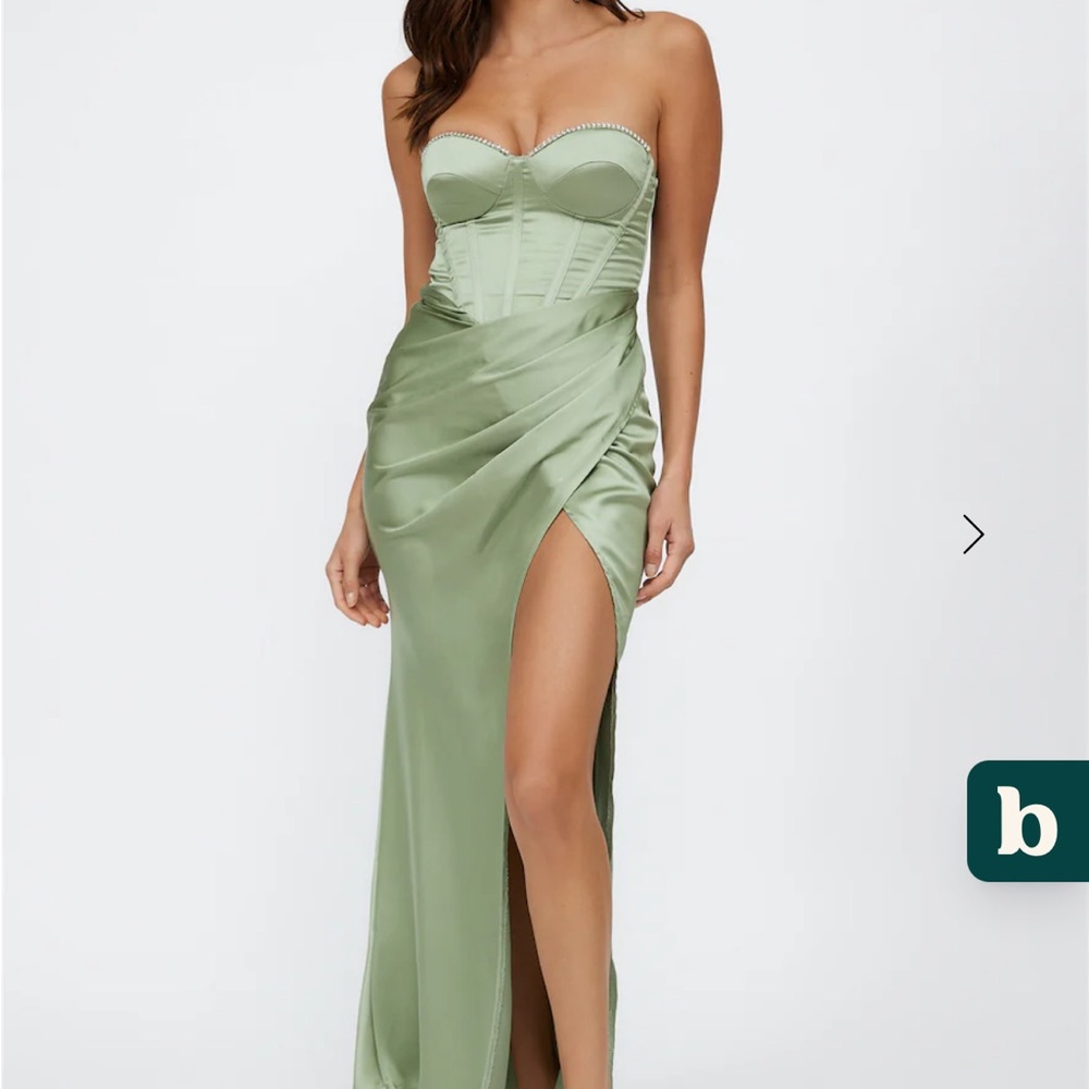 Green Strapless Sweetheart Gown

Hello Molly Luxe Prose Maxi Dress Sage